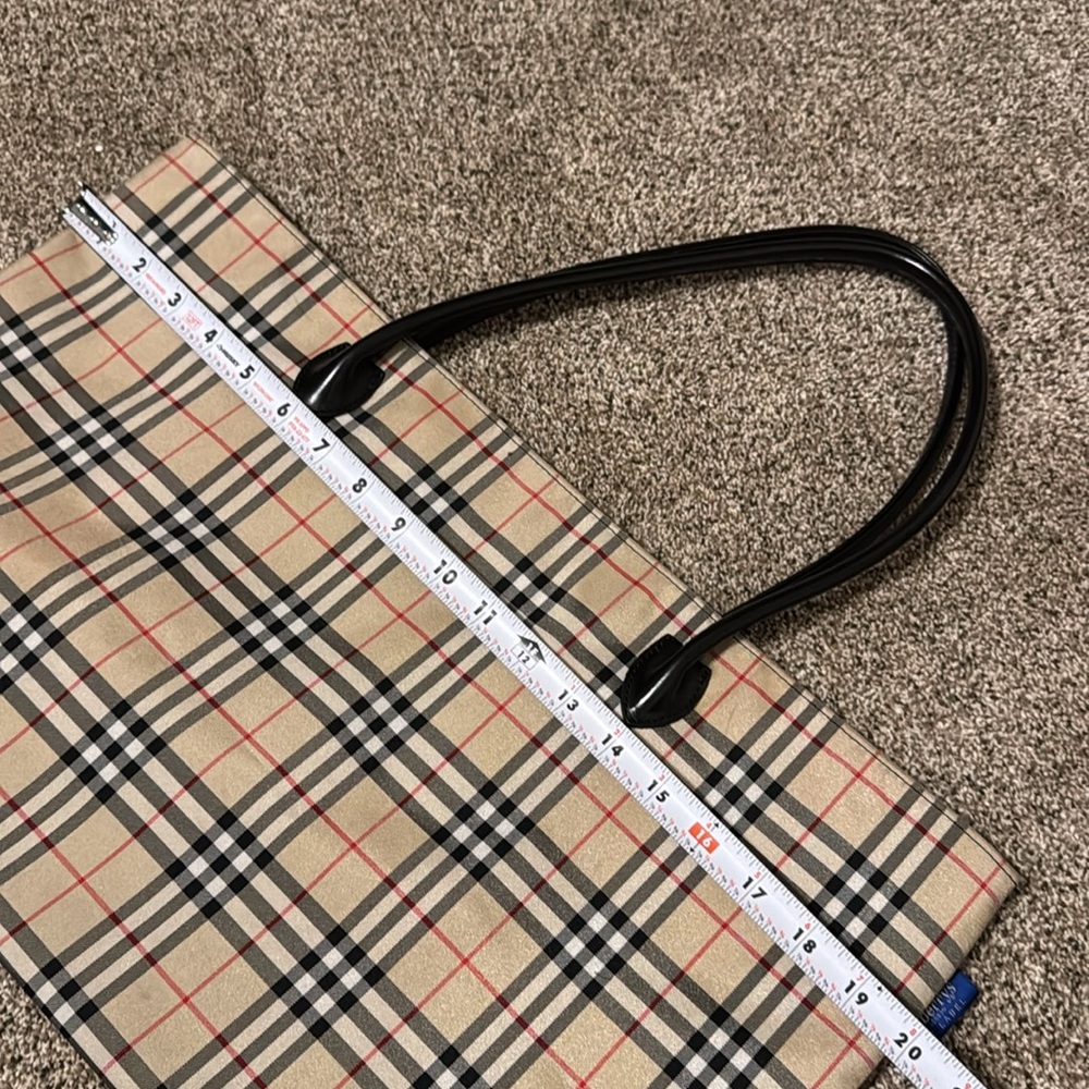 Authentic Burberry Beige Checkered Women's Tote Bag - Picture 14 of 16